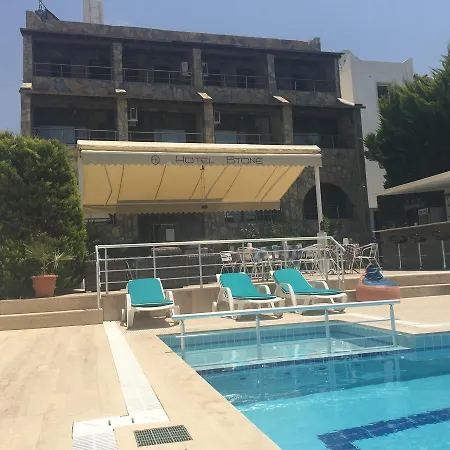 Stone Hotel *