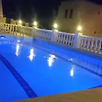 Stone Hotel *